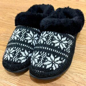 Old Navy Women's Black and White Slippers